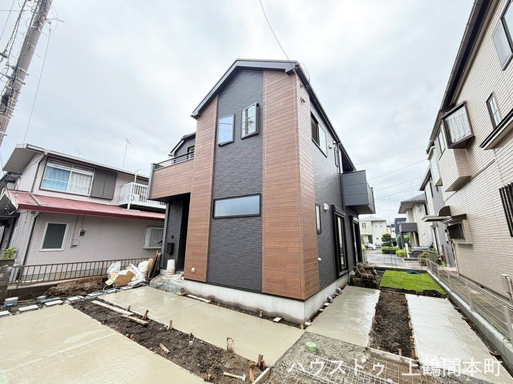 【外観】
バランスの取れた外観デザインで、長く愛着の持てる住まいです。ご内見はハウスドゥ上鶴間本町へお問い合わせくださいませ。