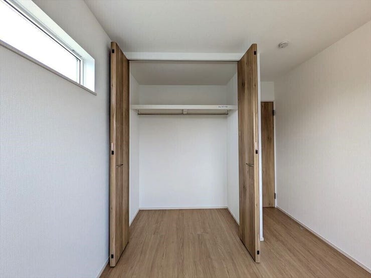 【同社施工例】全居室収納あり!
荷物が多くても困りません。