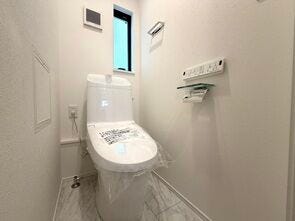 江戸川区江戸川6丁目 新築戸建のトイレです