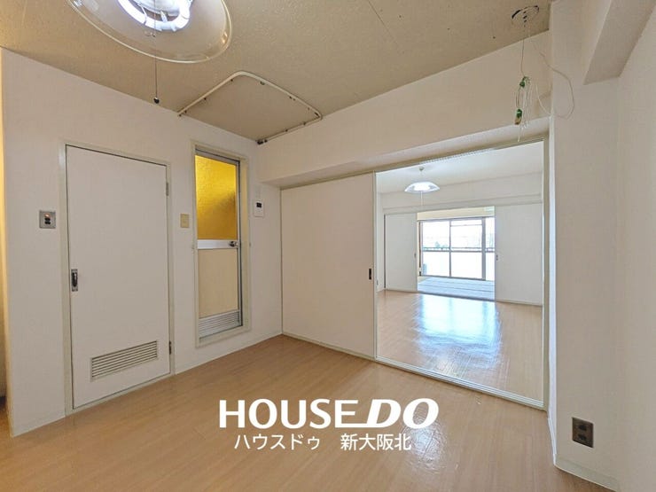 ■隣接するお部屋との間には段差がないため、つまずく心配がなくお子さまはもちろん、いくつになっても安心してお住まいいただけます!