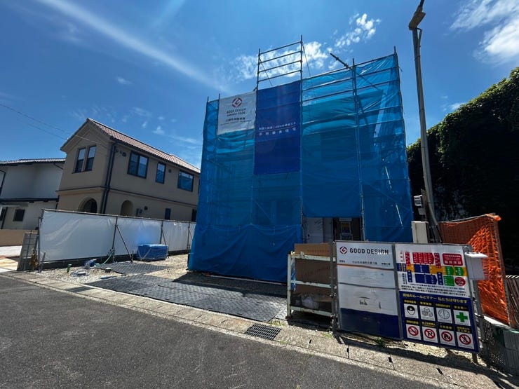 閑静な住宅街で落ち着いた雰囲気の立地です