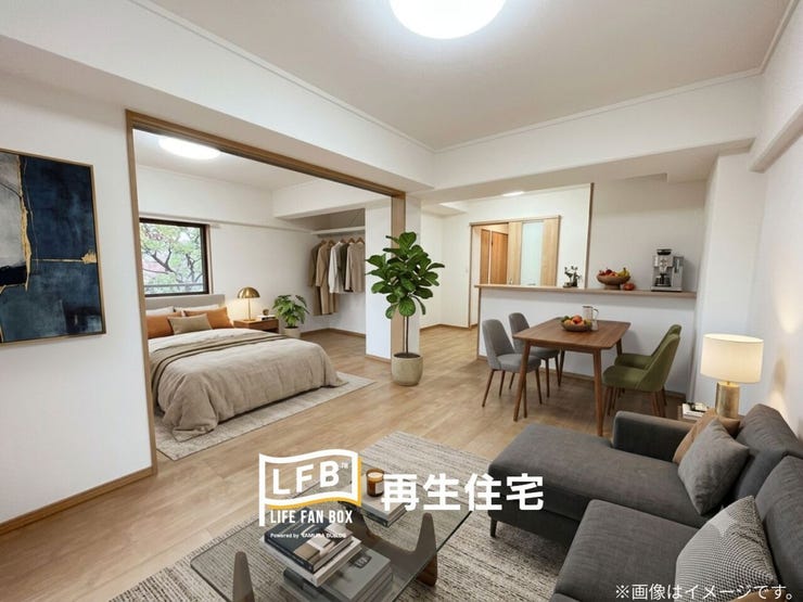 【リビング】
開ければ広々1LDK、閉めれば静かな寝室に。生活シーンに合わせて自在に変わる柔軟な間取りです。(家具配置のイメージ画像になります。)