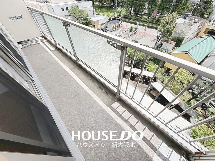 ■陽当り・通風・眺望良好のゆとりのあるバルコニー!
■テーブルや観葉植物等を置けばまた違った空間に大変身します!