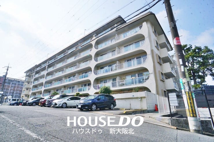 ■開放感のある立地に佇む、落ち着いた雰囲気のマンション♪
■白を基調とした明るい印象で、管理の良さも感じられる住まいです。