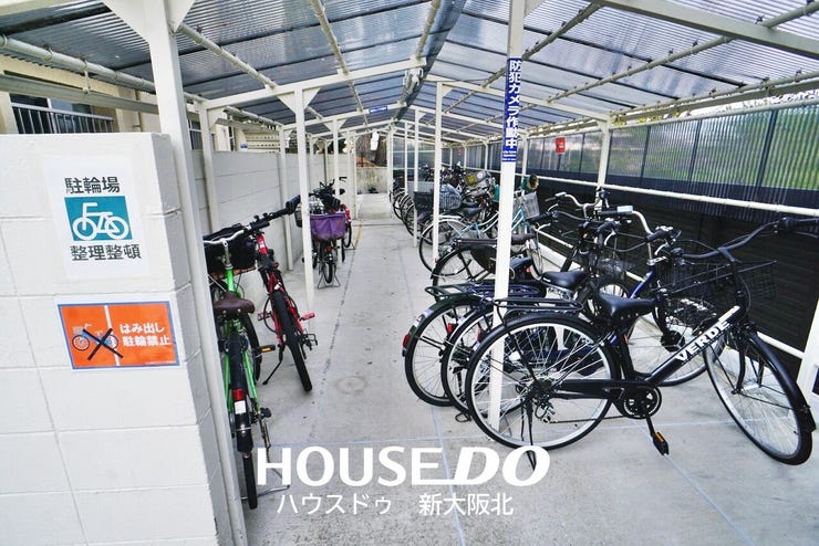 ■屋根付きの駐車場で直射日光・雨風を遮り車も傷みません!雨の日も濡れることなく車に乗れます!