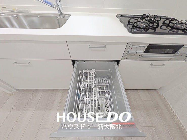 ■忙しい方にも嬉しい食器洗浄乾燥機付き!
■食後のめんどうなお皿洗いは任せて、ご家族と一緒にくつろいじゃいましょう!
■実は手洗いに比べて水の節約にもなるんですよ!