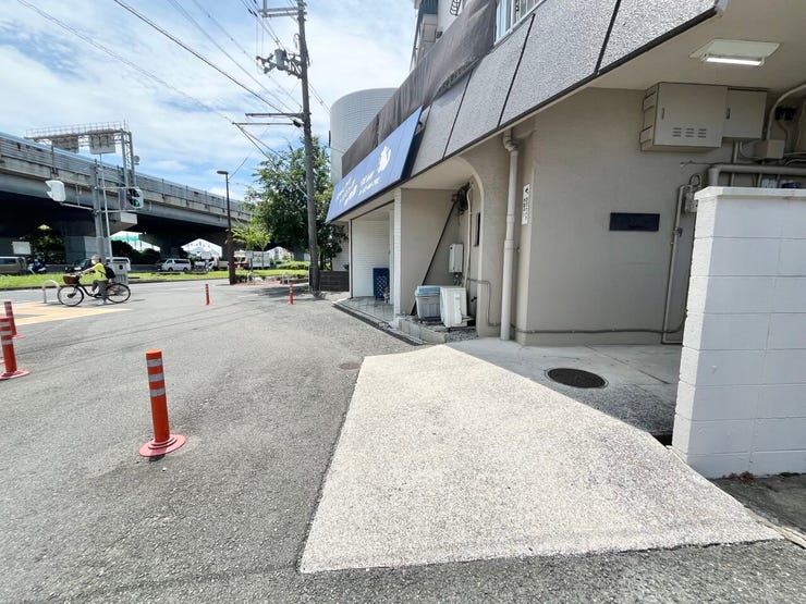 歩行者や自転車も通行しやすい周辺環境です!道路が整備されており、日々の移動が快適に行える立地条件が揃っています♪落ち着いたエリアで日々の暮らしが送れます!