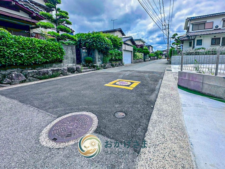 【周辺環境】
豊かな緑と穏やかな情緒が漂う閑静な住宅街。落ち着いて暮らせる良好なロケーションが魅力です。