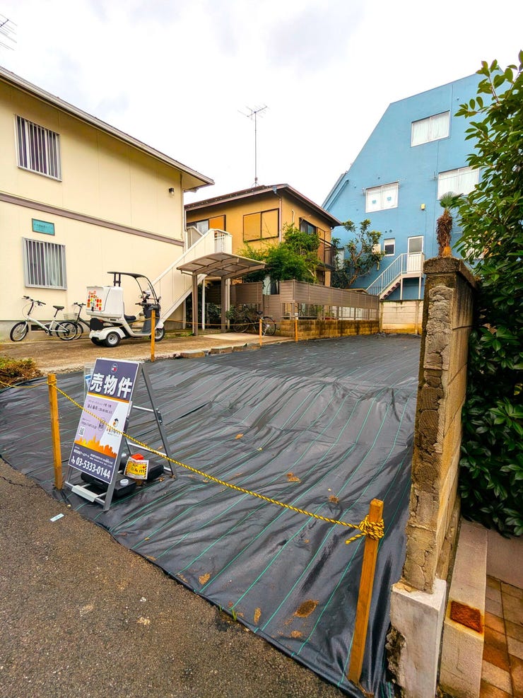 【外観】
東武東上線「ときわ台」駅より徒歩3分の好立地。建築条件なしの更地のため、お好みのハウスメーカーで理想の住まいを建築可能です。