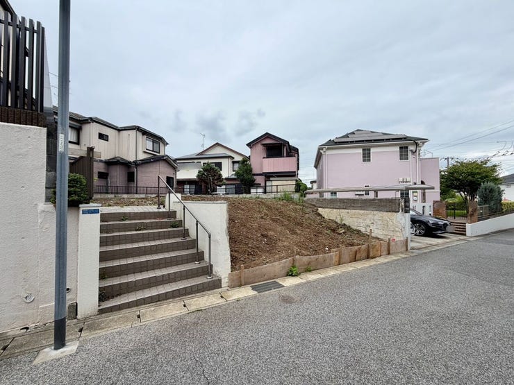 通りから見えにくい位置に建築することが出来ますので、周囲の視線を気にすることなく、プライベートな時間をお過ごしいただけます。