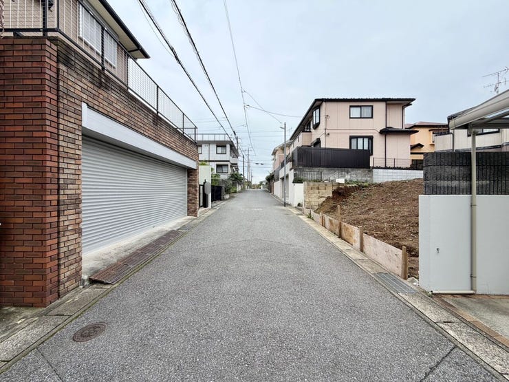 近隣にはスーパーやホームセンター等々が点在しているため、お買い物も非常にスムーズです。
