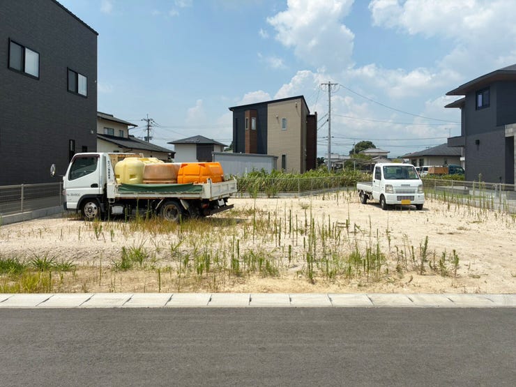 【外観】
分譲地の一画になります(2026年8月4日現在)