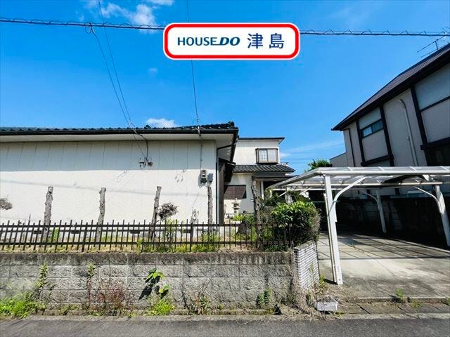 【外観】
勝幡小学校・佐織中学校エリア。約83.7坪の広々とした土地。現在上物があり解体後、更地でのお引渡しになります。