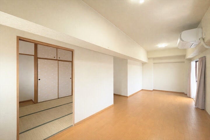 広々とした空間にスッキリと家具を配置すれば、
いつでも片付いた状態をキープできます。