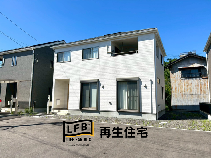 駐車並列4台可能なひろびろとした間口!