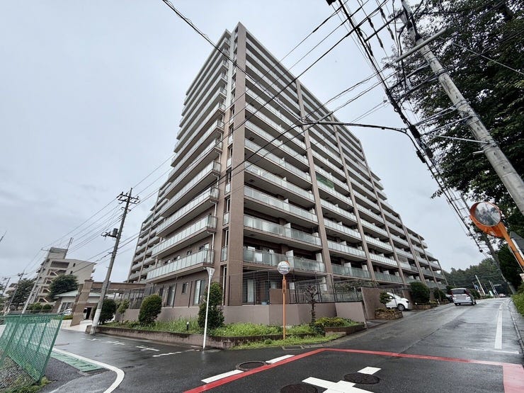 【外観】
オール電化マンション!
敷地内自走式駐車場100%完備!