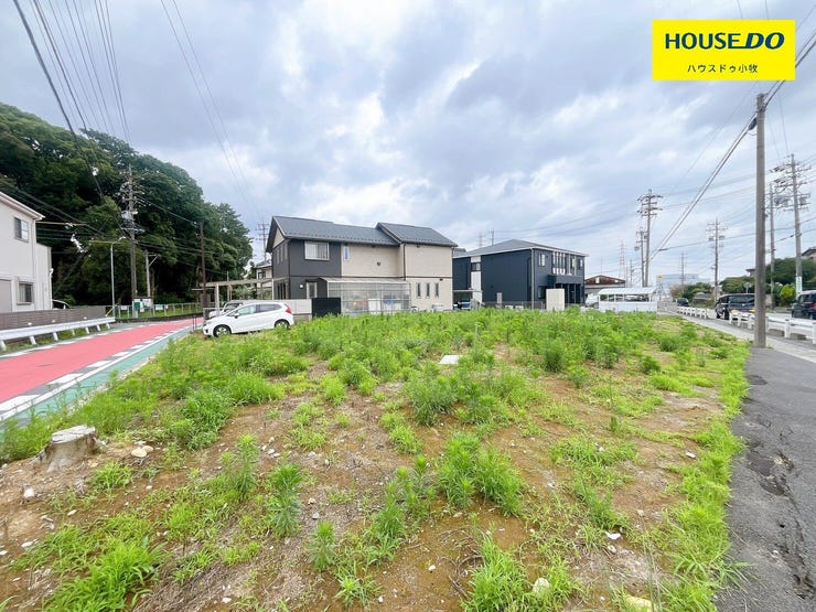 【外観】
【小牧市小木3丁目】
広々約99.75坪の土地!
建築条件なしのため、お好きなハウスメーカーで自由にプランニングできます♪
家族の夢を形に暮らしのスタイルに合わせたマイホームづくりを楽しめます!