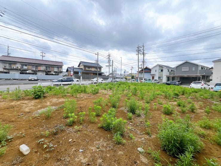 【未掲載情報あり】
店舗限定でネット未掲載の土地情報もご紹介可能です!
公開前の物件もチェックできるため、理想の住まい探しがぐっと進みます!
気になる方はぜひお気軽にお問い合わせください♪