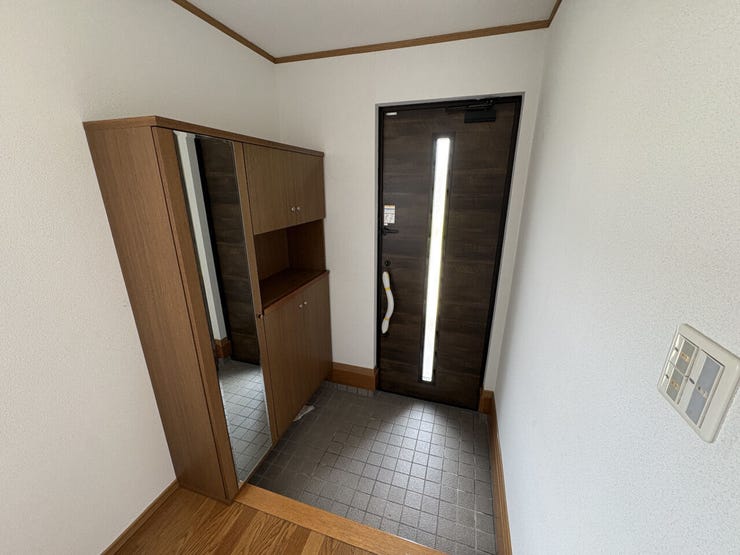 室内(2026年6月)撮影
◎現地案内予約受付中!◎
全身鏡付きのシューズインクローゼット!お出かけ前の身支度もばっちりですね♪