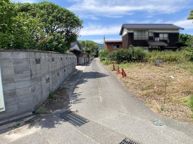 東側前面道路