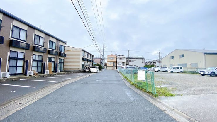 近隣にスーパーがあり生活環境の整った住宅街です。