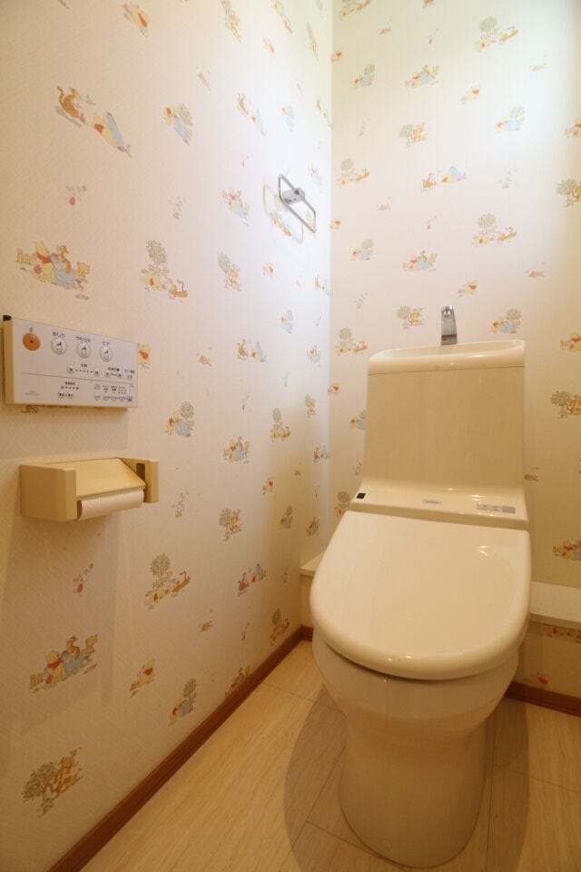 *2階のトイレ*
各階にトイレが付いているので、朝の混み合う時間帯や、来客時も安心してお使いいただけます!