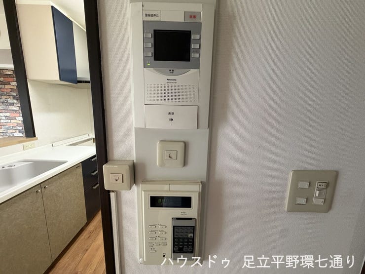 モニター付きインターホンで、来訪者を確認でき防犯面にも配慮されています。