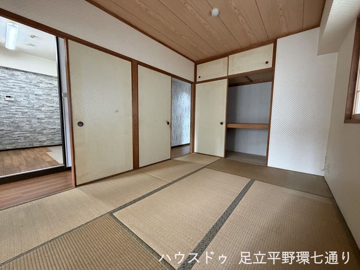 和室は客間やお子様の遊び場にも使いやすい、落ち着きある空間です。