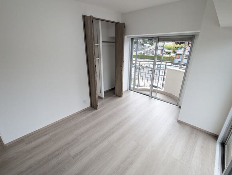 自分らしい家具で彩れる、暮らしを楽しむための余白のある部屋。