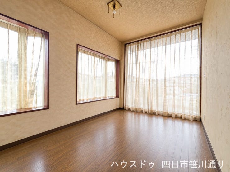 AIによる物消し加工などを行っています