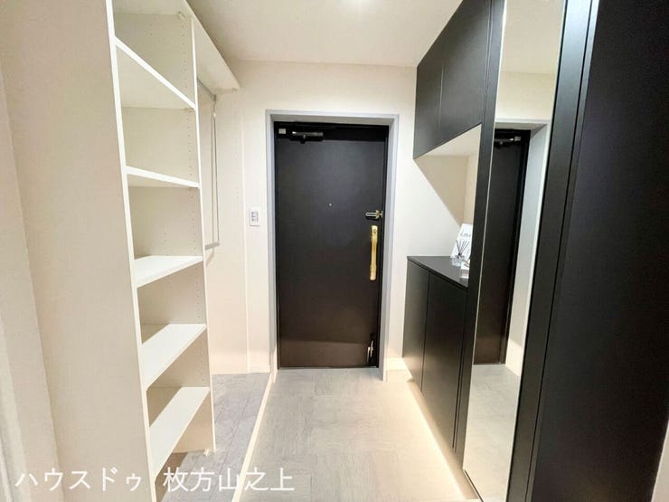 収納豊富な玄関スペース