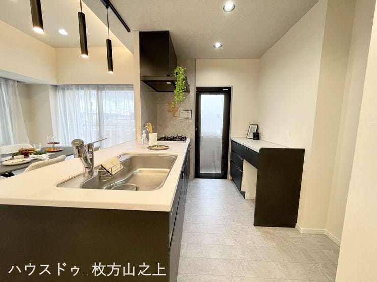 収納豊富なキッチン