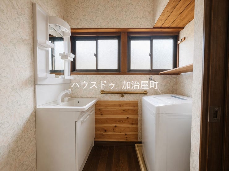 ※掲載写真はAI画像補正により、室内の残置物を除去しています。建物の間取り・設備・建具・窓位置等の形状は変更しておりません。現況は内覧時にご確認ください。