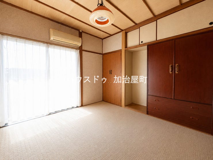 ※掲載写真はAI画像補正により、室内の残置物を除去しています。建物の間取り・設備・建具・窓位置等の形状は変更しておりません。現況は内覧時にご確認ください。