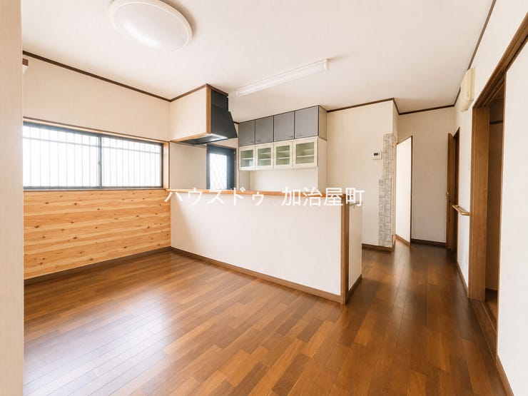 ※掲載写真はAI画像補正により、室内の残置物を除去しています。建物の間取り・設備・建具・窓位置等の形状は変更しておりません。現況は内覧時にご確認ください。