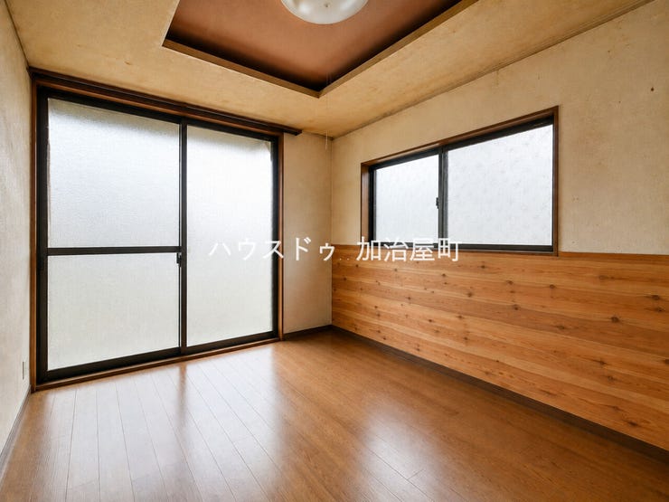 ※掲載写真はAI画像補正により、室内の残置物を除去しています。建物の間取り・設備・建具・窓位置等の形状は変更しておりません。現況は内覧時にご確認ください。
