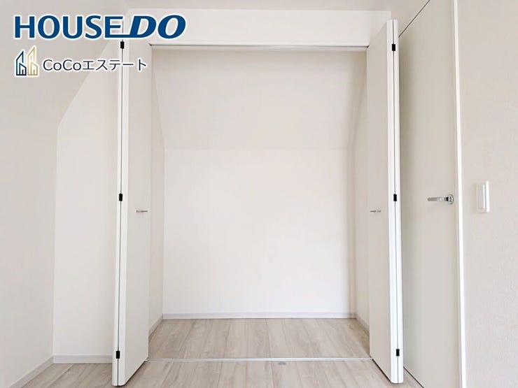 □■収納■□
各部屋にクローゼット完備♪
ゆとりの収納で、お部屋がスッキリ片付きます。