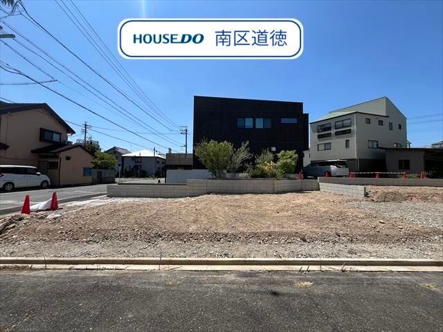 【外観】
角地に建つ住まい♪
名鉄名古屋本線/本笠寺駅 徒歩約13分、地下鉄桜通線/鶴里駅 徒歩約18分。