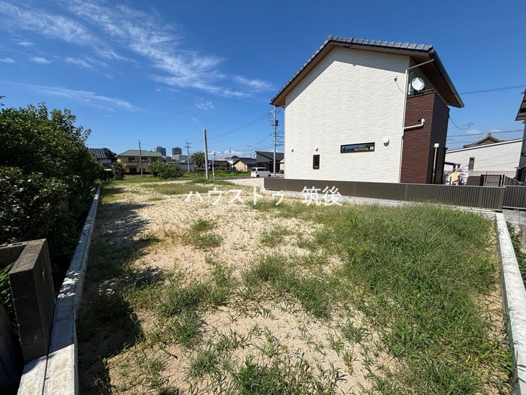 鳥飼小学校まで約360m。小学校が近く、子育て世帯にも検討しやすい立地です。