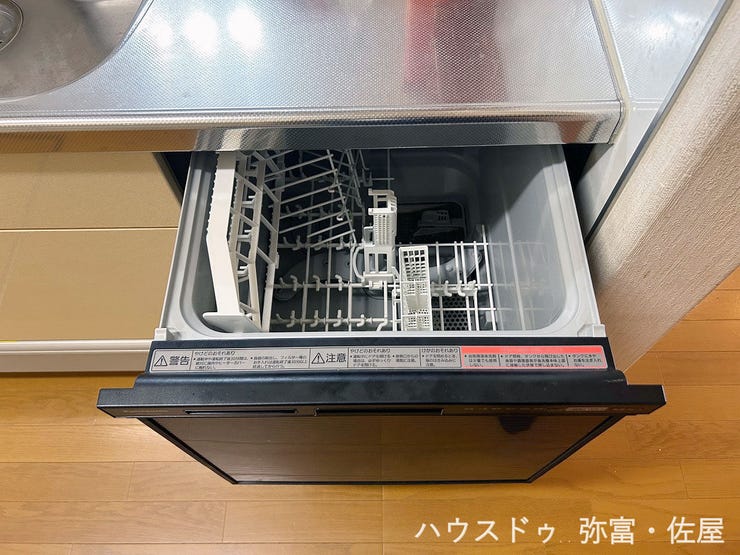 食器洗浄乾燥機付きのシステムキッチン!毎日の家事負担を軽減する嬉しい設備です(*^^*)