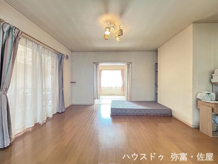 家族と過ごす時間を大切にしたい方にぴったりの明るくゆとりあるリビング☆