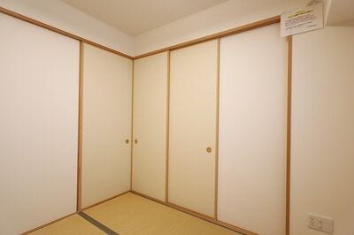 ・和室:畳は吸音・吸湿に優れているので、お子様の遊び場や客間におすすめです!一家に一部屋あると便利な和室です♪