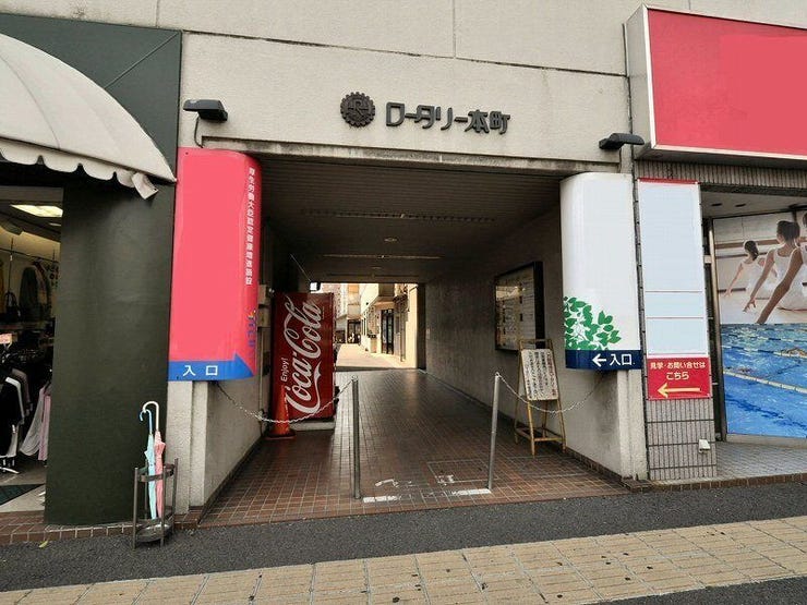 エントランスまでのアプローチ