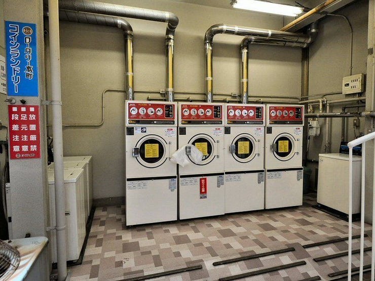 マンション内にコインランドリーもあります