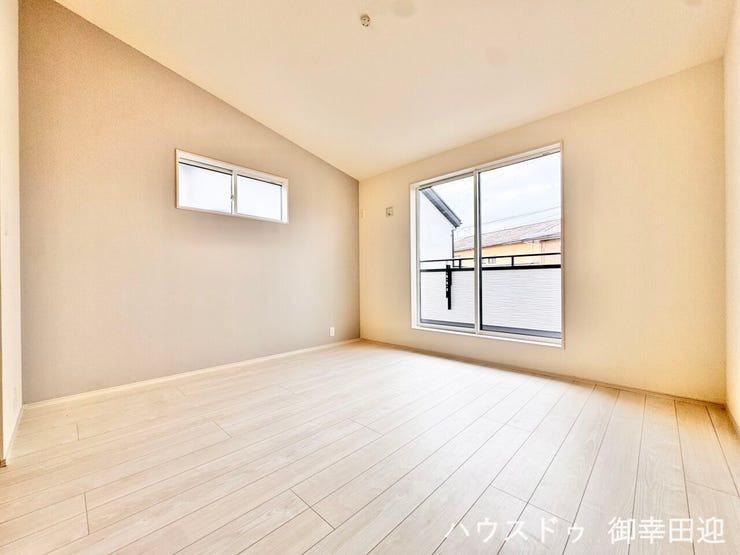 ■2階7.5帖洋室■心からリラックスできる静けさ、上質な眠りで、毎日をリセットします。明日への活力を養う空間です。