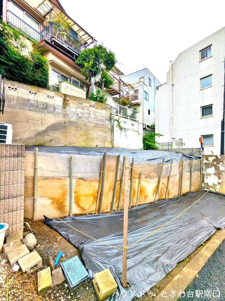 【外観】
東武東上線「東武練馬」駅から徒歩12分の立地です。建築条件がないため、お好みのハウスメーカーや工務店で、ライフスタイルに合わせた自由な住まいづくりを検討いただけます。