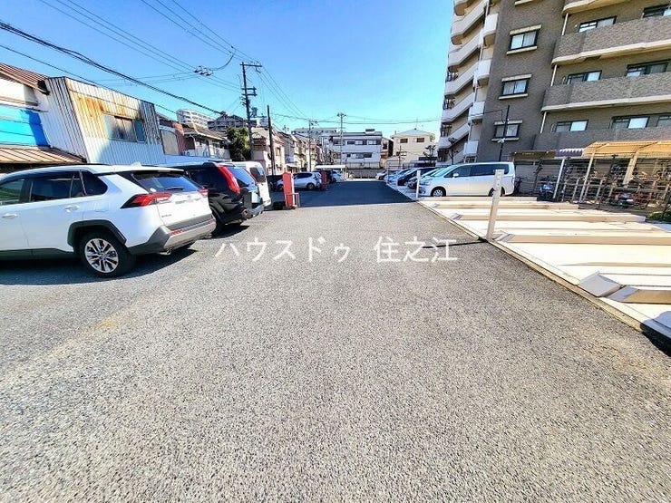 ★駐車場も区画数を多くご用意。空き状況の確認はお気軽にお申し付け下さい。