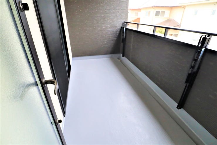 バルコニー 同仕様
急な雨にも安心なインナーバルコニー!