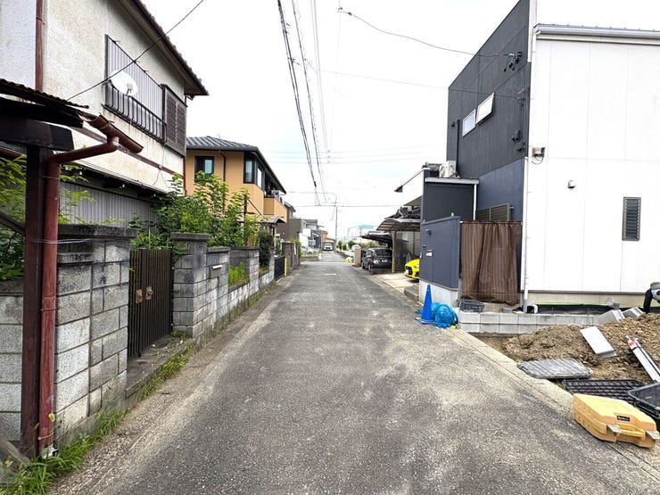 北側前面道路