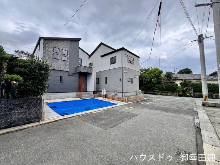 ■理想を叶える新しい暮らしの舞台■高いデザイン性と機能性を兼ね備えた住まい。ここで、家族の新しい物語が始まります。